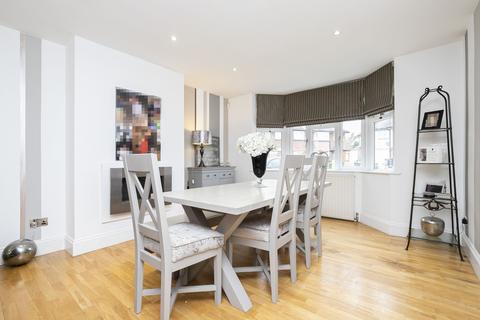 3 Princes Way, Buckhurst Hill, IG9 5DU
