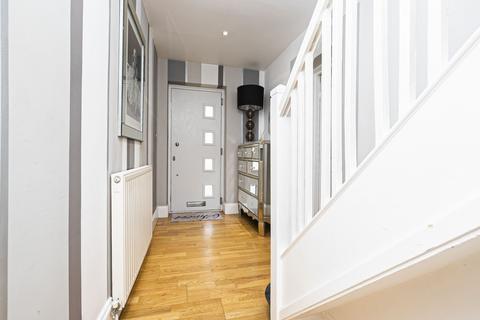 3 Princes Way, Buckhurst Hill, IG9 5DU