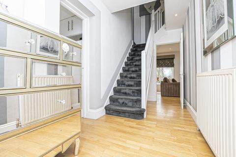 3 Princes Way, Buckhurst Hill, IG9 5DU