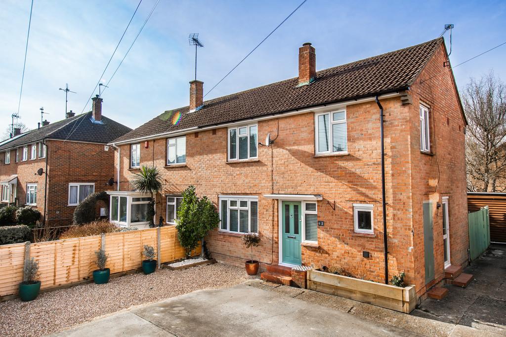 Blackbridge Lane, Horsham 3 bed semidetached house £425,000