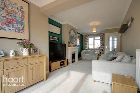 8 Hillview Way, Chatham, ME5 9TL