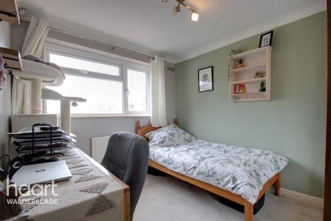 8 Hillview Way, Chatham, ME5 9TL