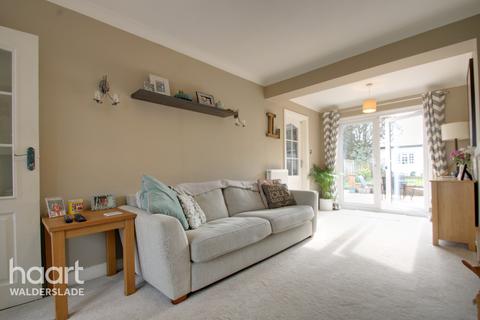 8 Hillview Way, Chatham, ME5 9TL
