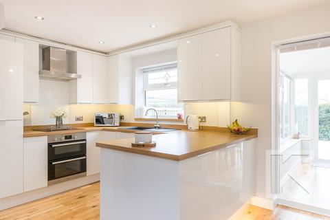 3 Slades View Close, Diggle, Oldham, OL3 5PE