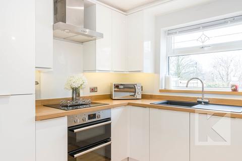 3 Slades View Close, Diggle, Oldham, OL3 5PE