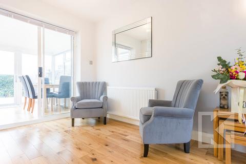 3 Slades View Close, Diggle, Oldham, OL3 5PE