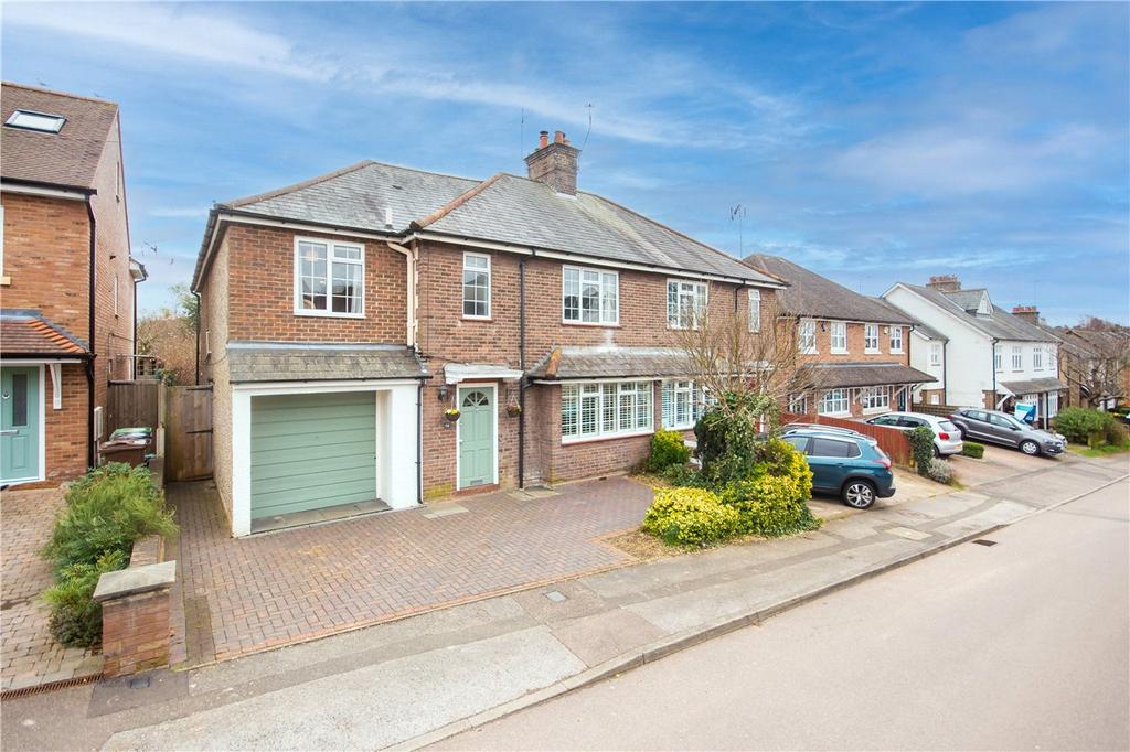 Grove Avenue, Harpenden, Hertfordshire 5 bed semidetached house £935,000