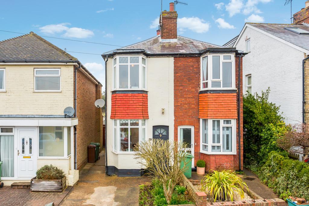 Halls Hole Road, Tunbridge Wells 2 bed end of terrace house £390,000