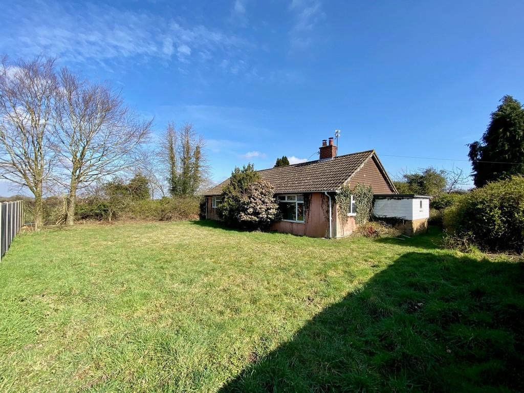 East Harling, Norfolk 3 bed property with land
