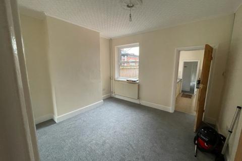 2 bedroom terraced house to rent, Middlewich Road, Northwich