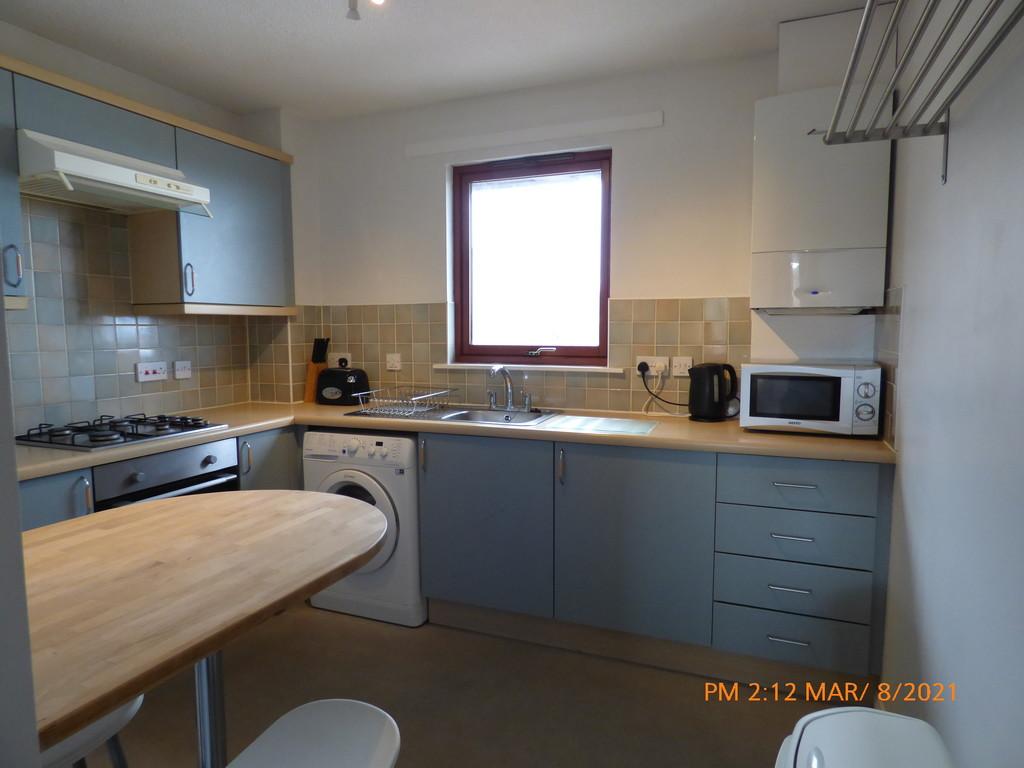 Kitchen with breakfast bar