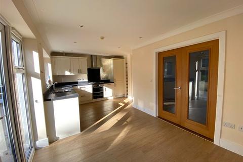 4 bedroom semi-detached house to rent, Fairview Cottages, Bridge Road, Brabourne Lees, Kent, TN25