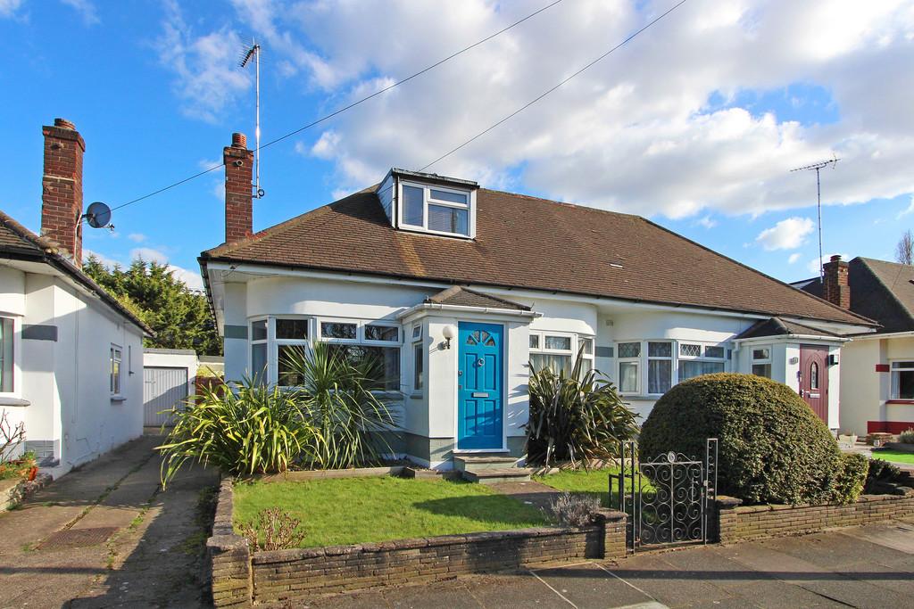 Rosecroft Gardens, Twickenham 4 bed semidetached bungalow £650,000