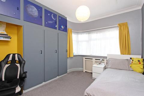 13 Rosecroft Gardens, Twickenham, TW2 7PT