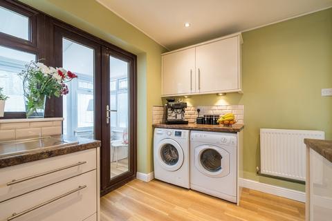 33 Adwalton Close, Drighlington, Bradford, BD11 1DQ