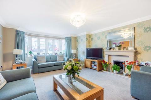 22 Lyons Place, Hedge End, Southampton, SO30 0JB