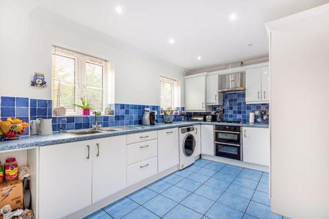 22 Lyons Place, Hedge End, Southampton, SO30 0JB