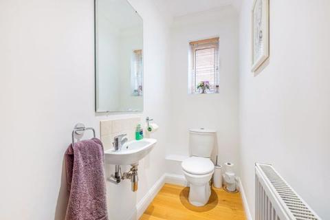 22 Lyons Place, Hedge End, Southampton, SO30 0JB