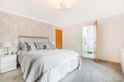22 Lyons Place, Hedge End, Southampton, SO30 0JB
