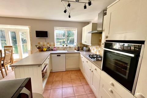 7 Cae Rhos, Bow Street, SY24 5DU