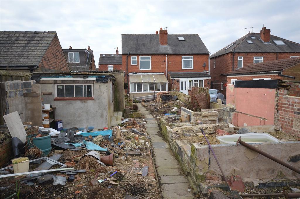 Lee Moor Road, Stanley, Wakefield, West Yorkshire 3 bed semidetached