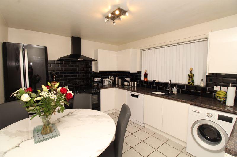 Cherwell Drive, Brownhills, Walsall... 3 bed terraced house £150,000