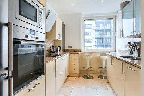 3 bedroom apartment to rent, Boardwalk Place, Blackwall, E14