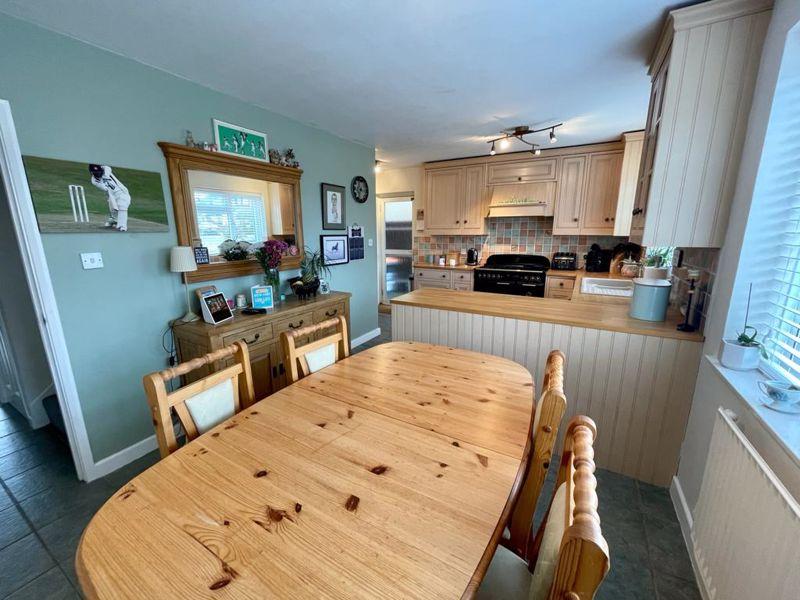 Kitchen &amp; Dining...