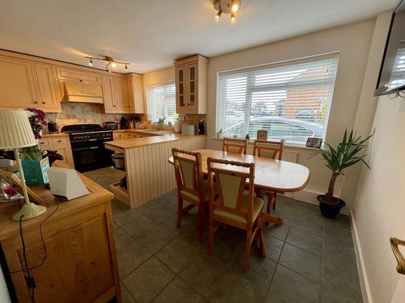 Kitchen &amp; Dining...