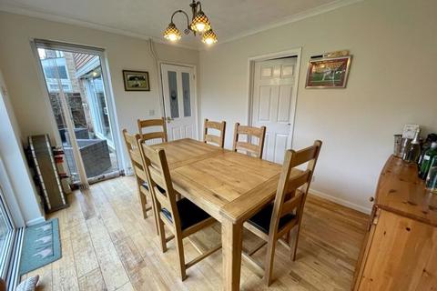 37 Cartmel Drive, Dunstable, LU6 3PT