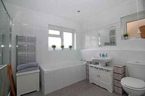 9 Bench Field, South Croydon, CR2 7HX