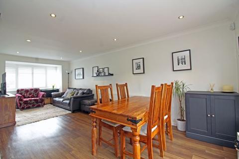 9 Bench Field, South Croydon, CR2 7HX