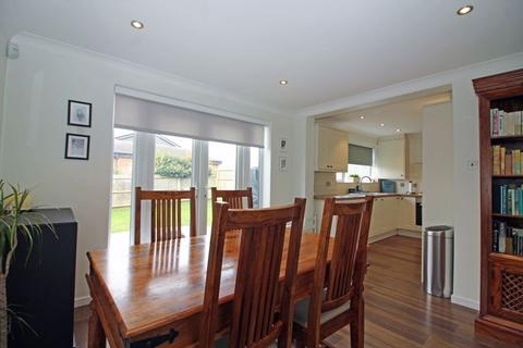 9 Bench Field, South Croydon, CR2 7HX
