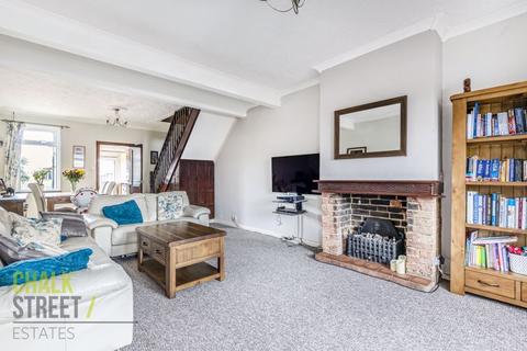 62 Hamilton Road, Romford, RM2 5SD