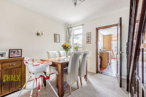 62 Hamilton Road, Romford, RM2 5SD