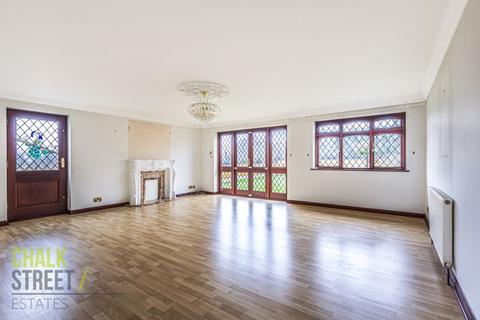 5 Barrett Close, Romford, RM3 7AY