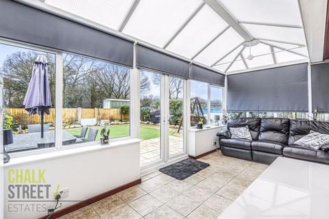 5 Barrett Close, Romford, RM3 7AY