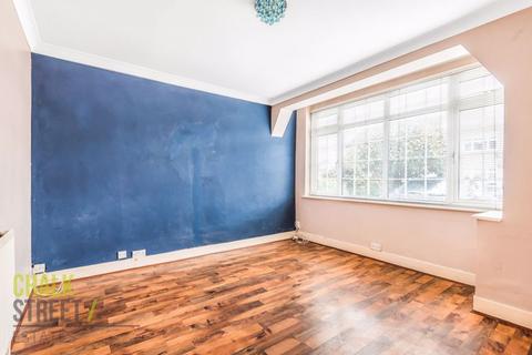 138 Birch Crescent, Hornchurch, RM11 2NG