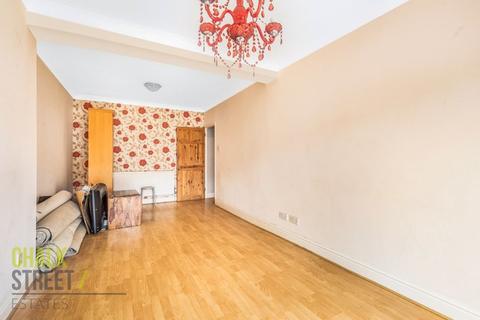 138 Birch Crescent, Hornchurch, RM11 2NG