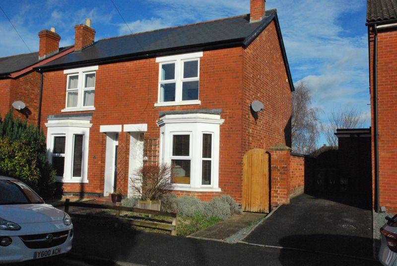 Sisson Road, Longlevens, Gloucester 3 bed semidetached house £300,000