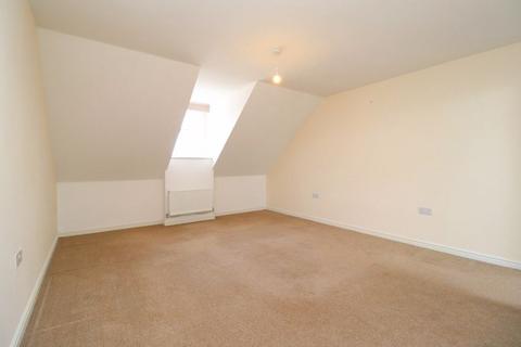 3 bedroom townhouse to rent, Snetterton Heath Kingsway, Gloucester