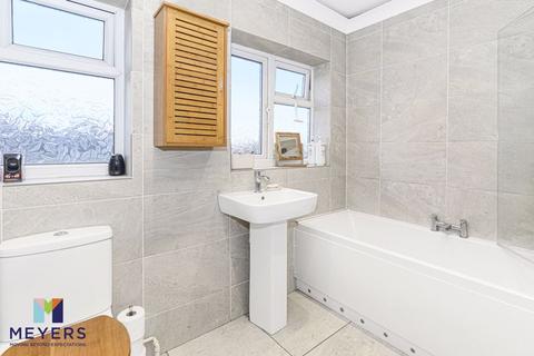 42 Cooper Dean Drive, Bournemouth, BH8 9LN