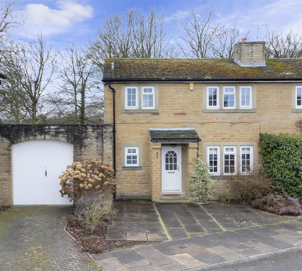 Harewood Mews, Harewood, Leeds 3 bed semidetached house £430,000