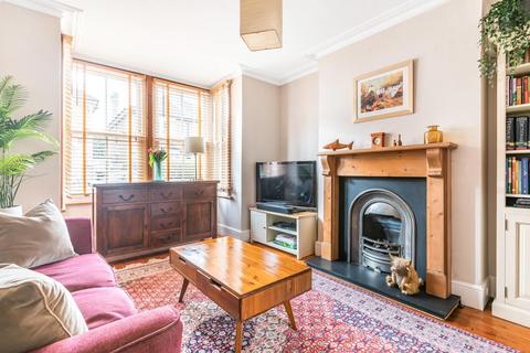 15 Artillery Road, Guildford, GU1 4NW