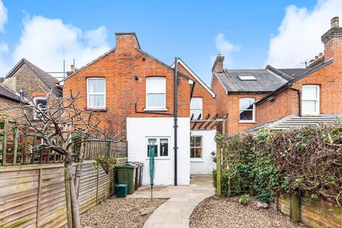 15 Artillery Road, Guildford, GU1 4NW