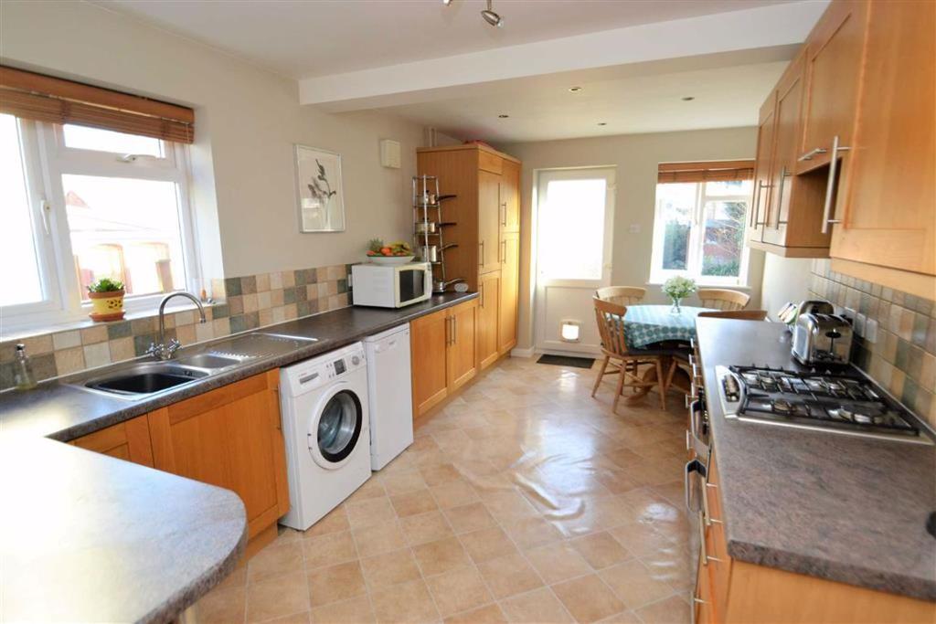 Sheridan Avenue, Caversham, Reading 3 bed semidetached house £429,950