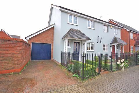 58 Cuckoo Way, Great Notley, Braintree, CM77 7YG