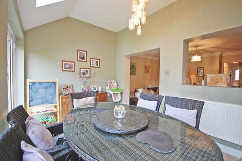 58 Cuckoo Way, Great Notley, Braintree, CM77 7YG