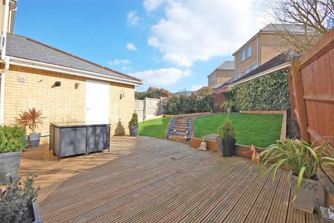 14 Grantham Avenue, Great Notley, Braintree, CM77 7FP