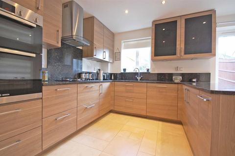 14 Grantham Avenue, Great Notley, Braintree, CM77 7FP